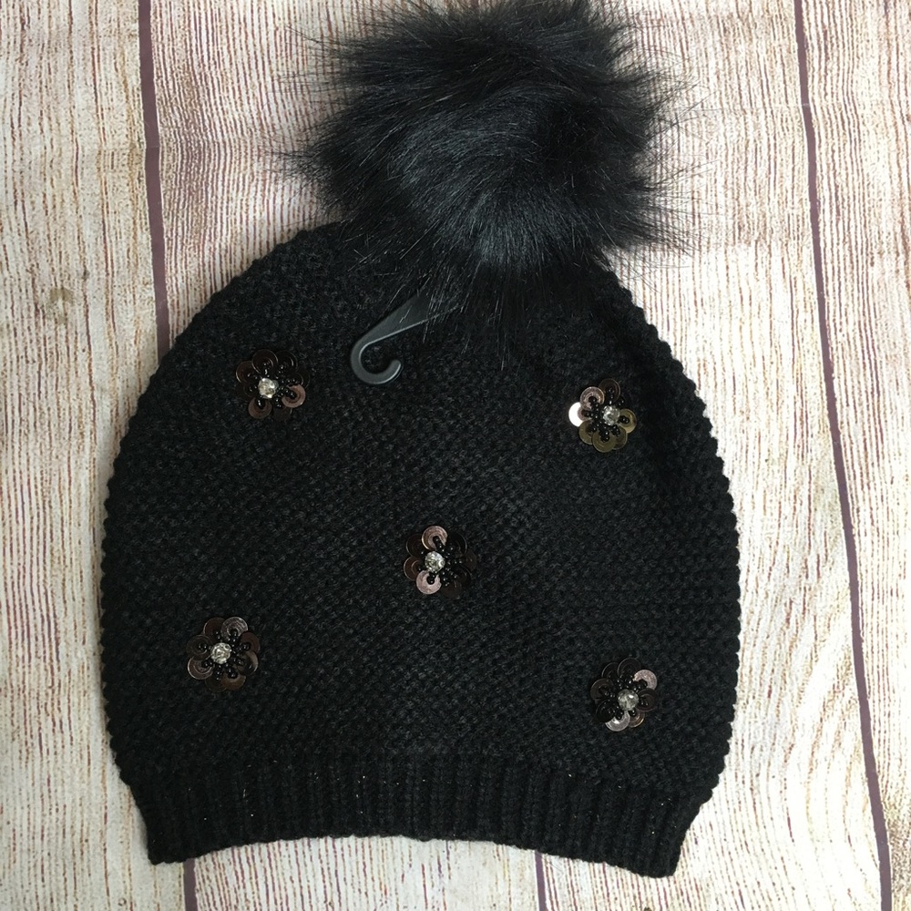 3/$25 Neiman Marcus Black Dolly Pom Pom Beanie Hat